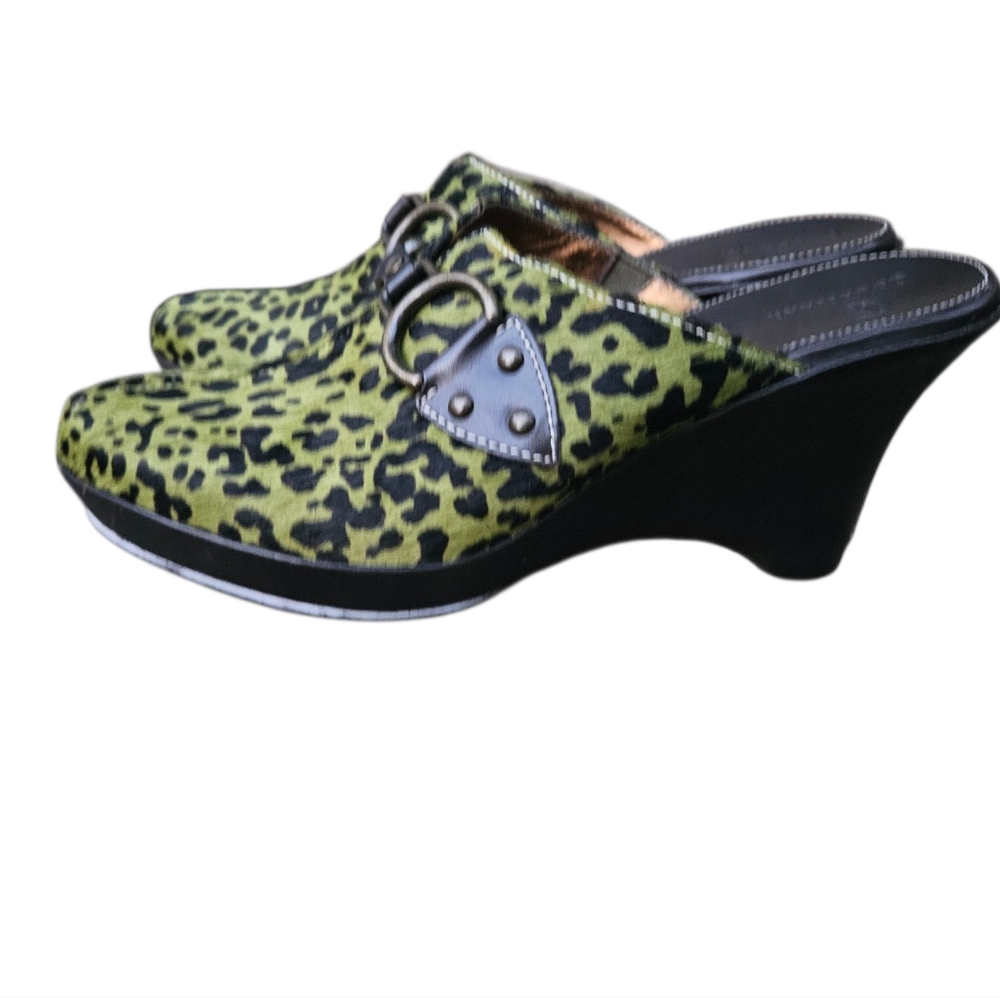Cole Haan Clogs Jianna Calf Hair Green Leopard Print Metal Buckle Slip On Size 7